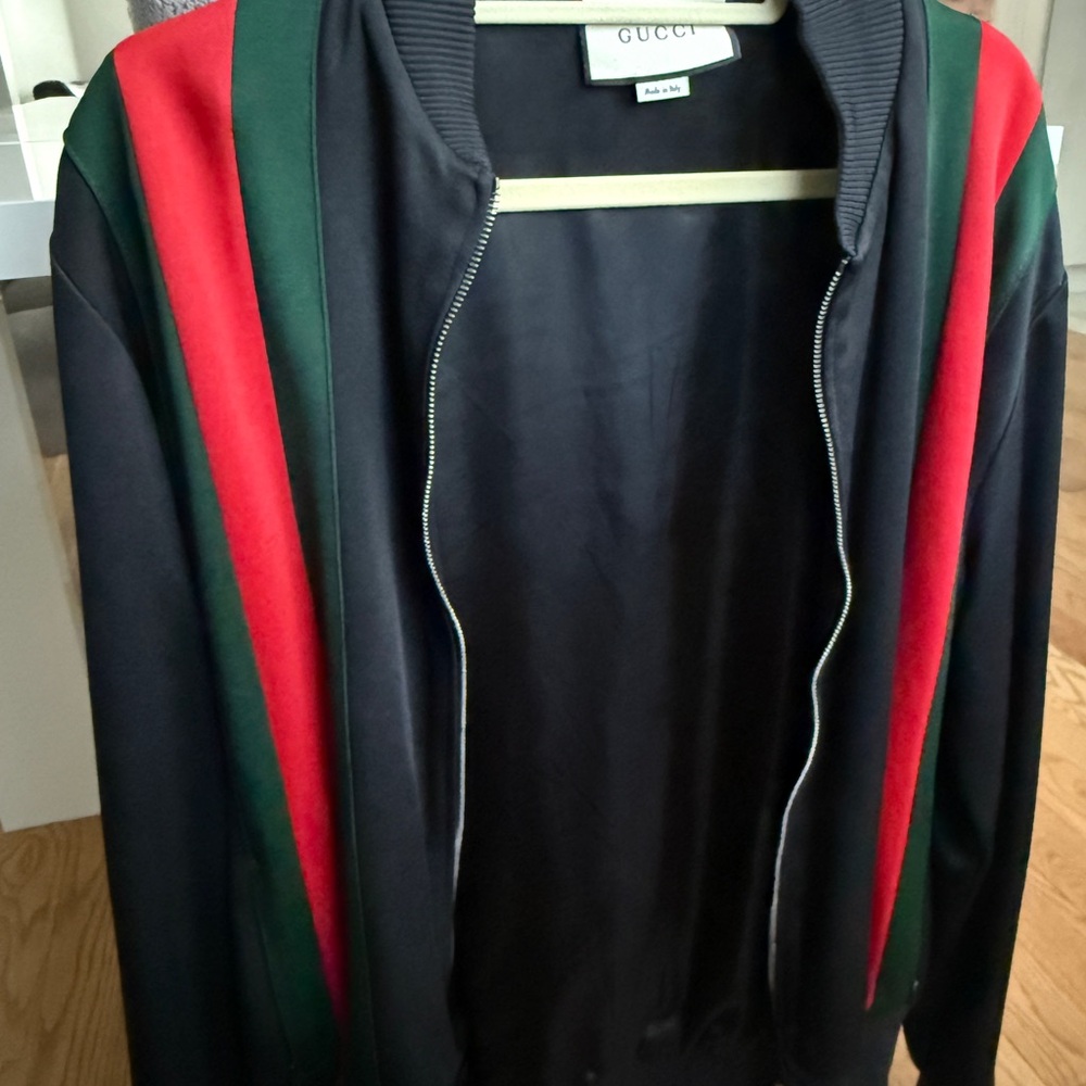 Gucci Men's Black bomber jacket with Red and Green Stripes